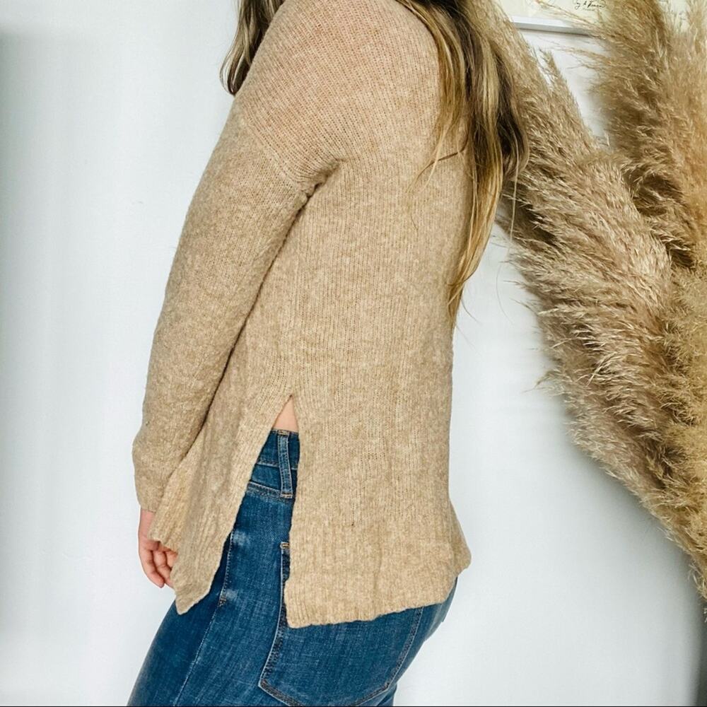 ANN TAYLOR LOFT Cream Tan Beige Scoop Neck Side Slit Pullover Knit Sweater S - Picture 3 of 7